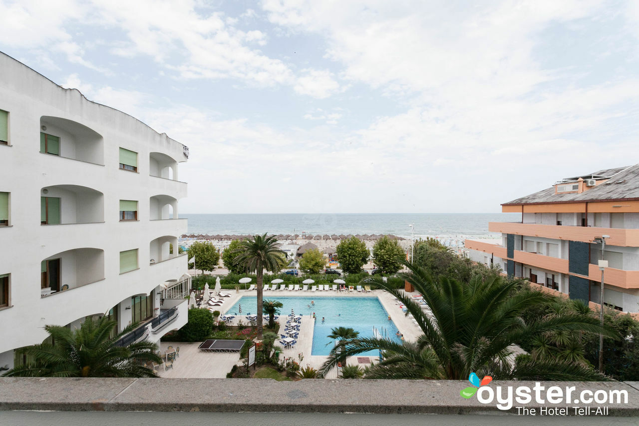 Grand Hotel Don Juan Giulianova Exterior photo