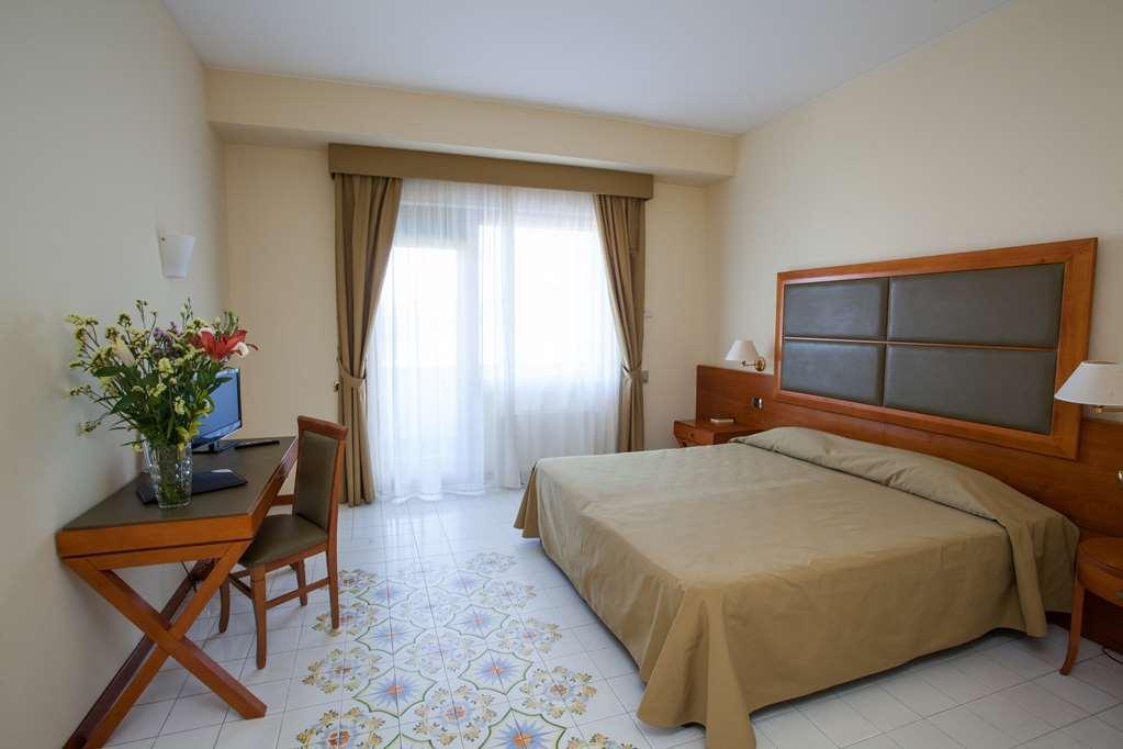 Grand Hotel Don Juan Giulianova Room photo